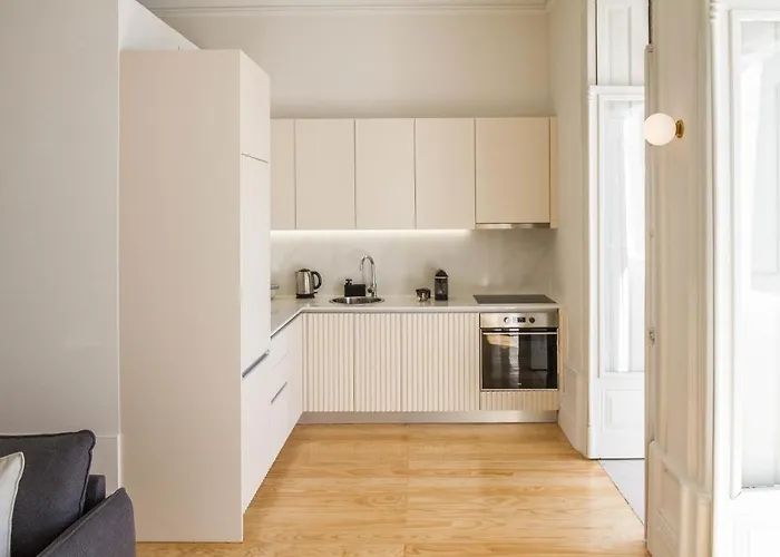 Modern Charming Loft With Balcony In Central Porto